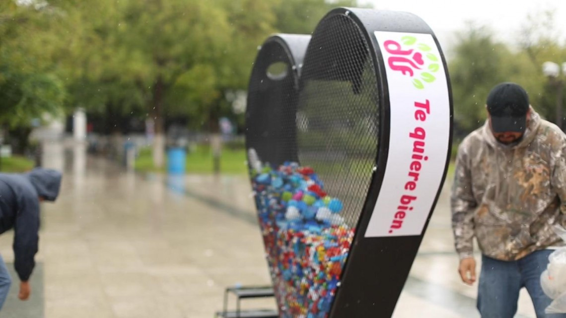 Para apoyar en la lucha contra el cáncer, DIF Tamaulipas instala contenedores de PET