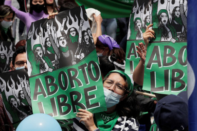 Consterna a iglesia despenalización del aborto en Colombia y Sinaloa