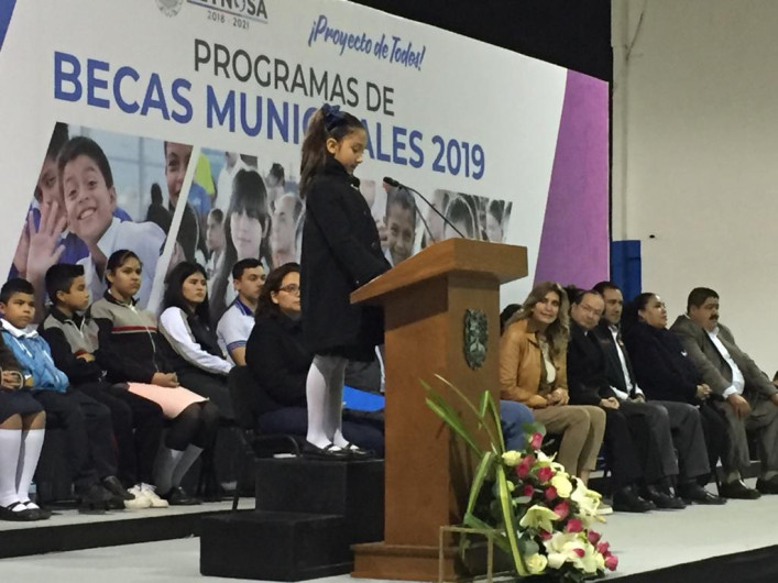 Invierte municipio 73 mdp en becas