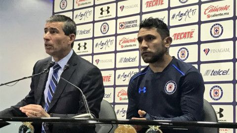 Walter Montoya es presentado oficialmente con Cruz Azul