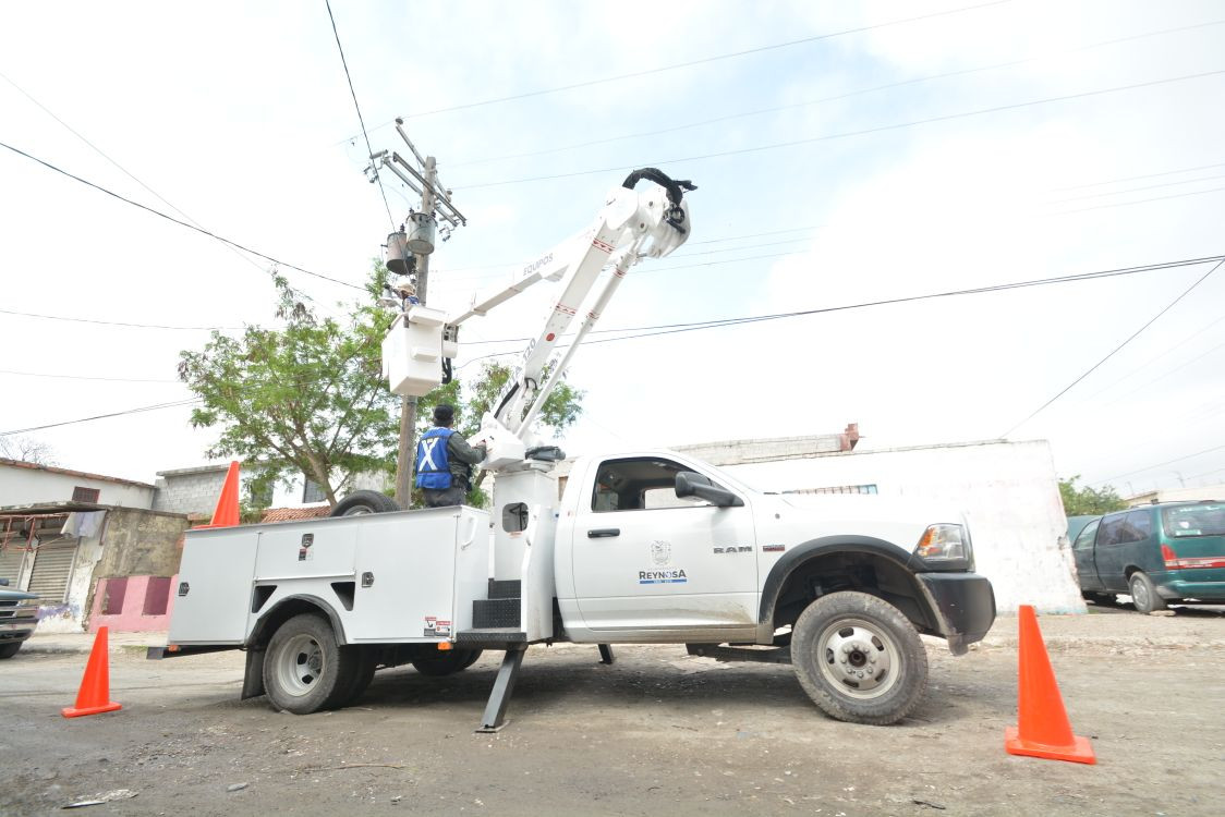 Continúan labores de descacharrización y reparación de alumbrado público