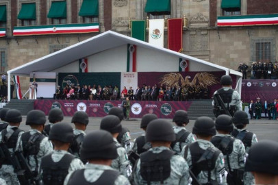 Reconoce AMLO labor de la Guardia Nacional; le dedica defile militar 