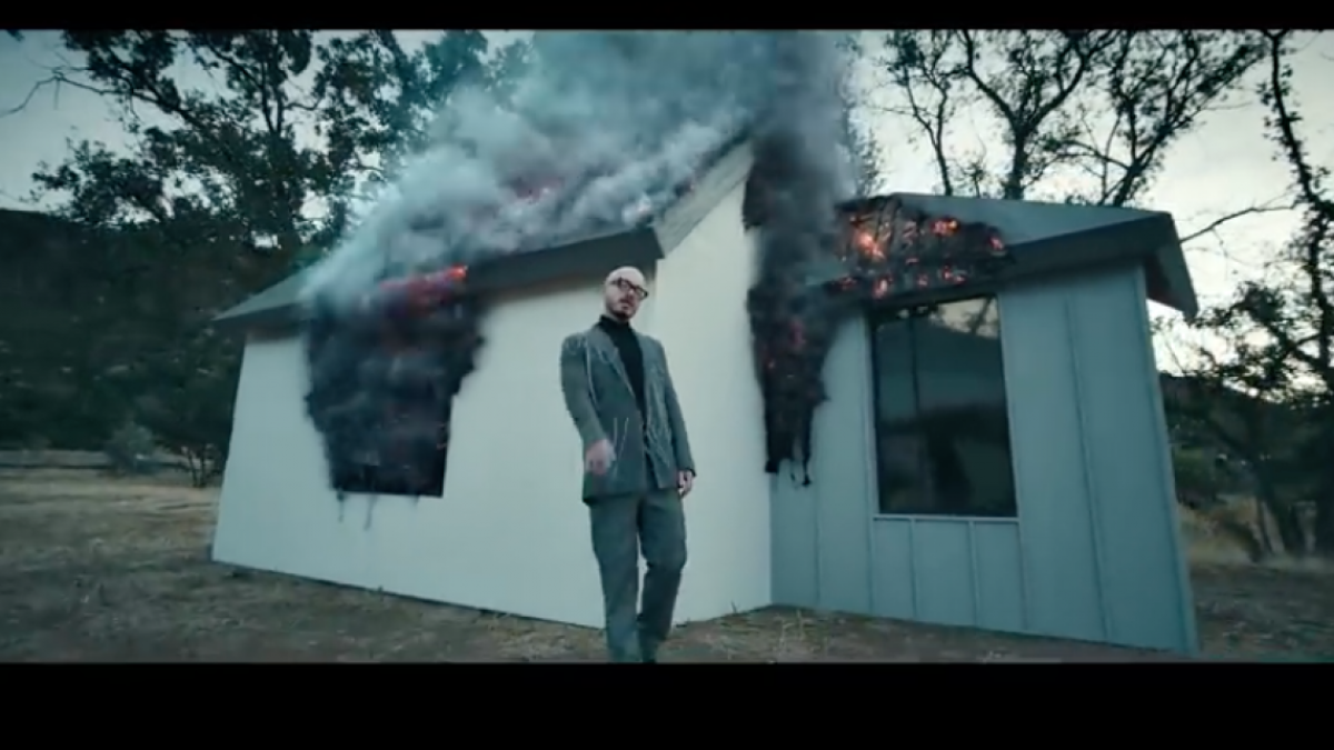 Estrena J Balvin el videoclip de "Gris" 