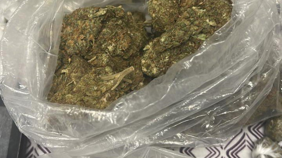 Decomisan celulares, droga y armas punzocortantes en dos prisiones de Hidalgo