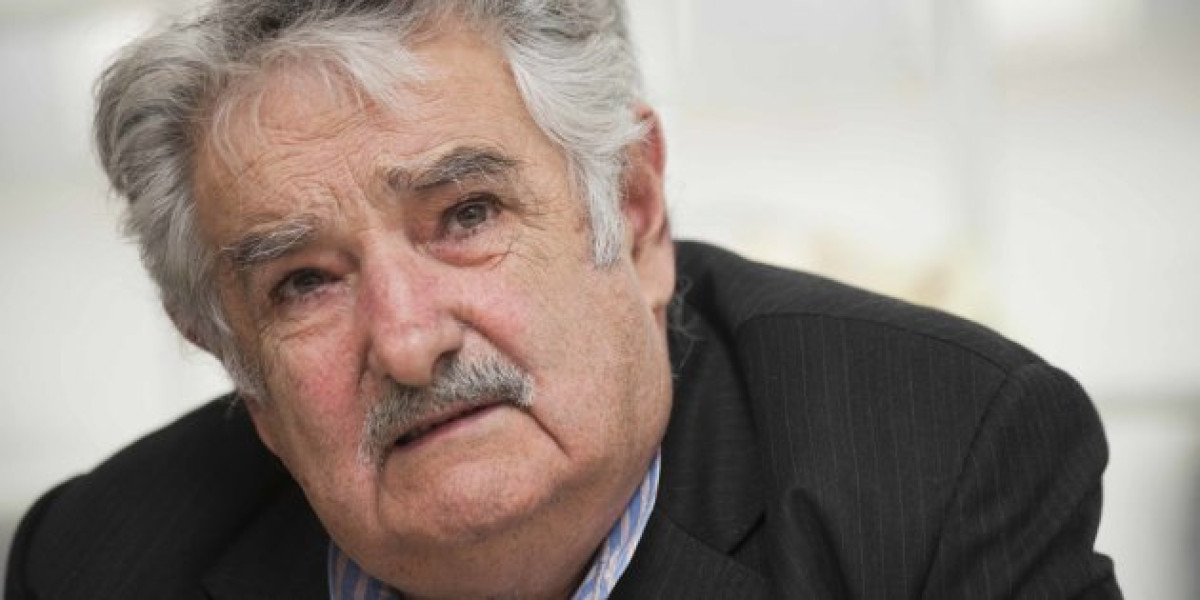 José Mujica renuncia al Senado