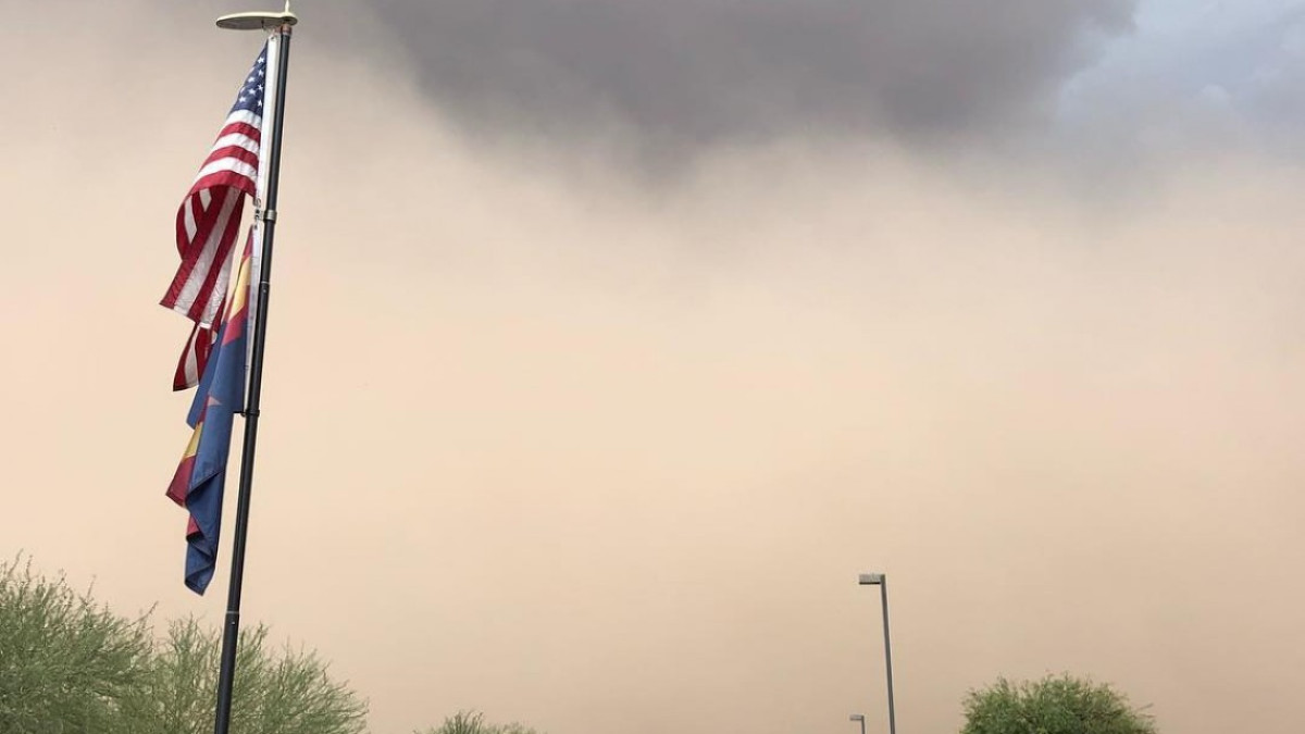 Tormenta de arena azota a Arizona