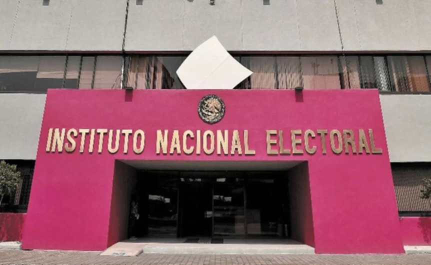 Veda por consulta de AMLO sigue vigente: INE