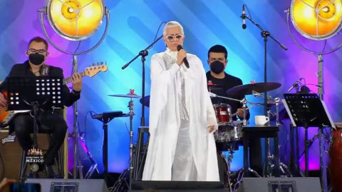 Celebra AMLO a las madres con festival en la ‘mañanera’