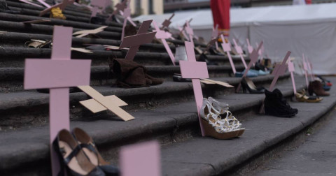 Reconoce AMLO aumento de Feminicidios, extorsión y robo a transporte público en México 