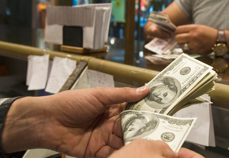 Dólar se encuentra a 17.85 pesos en casas de cambio