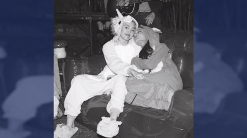 Cyrus conmemora el Día de la Mujer con video a lado de Ariana Grande