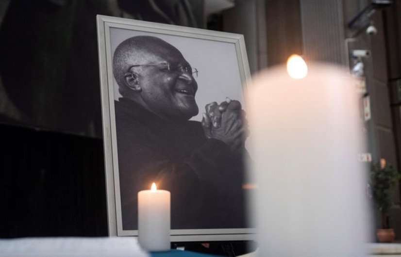 Lamenta López Obrador la muerte de Desmond Tutu