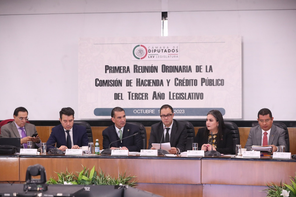 Comisión de Hacienda y Crédito Público se declara en reunión permanente para analizar Paquete Económico 202