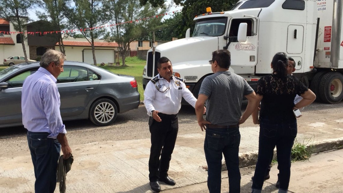 Continúa conflicto en la Estadio por la construcción de barda en una calle 