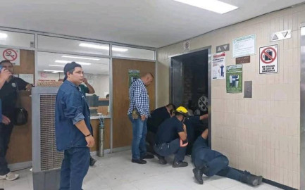 Siete personas quedaron atrapadas en un elevador del IMSS en Coahuila