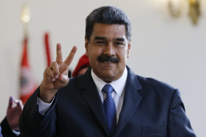 Vuelve el efecto Maduro, ahora elimina cinco ceros al Bolívar
