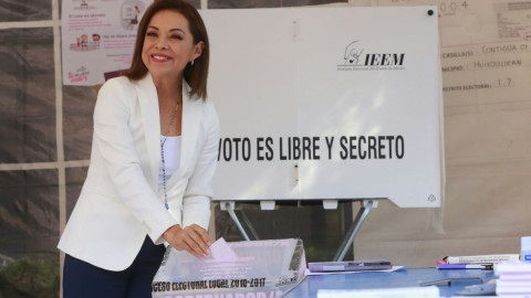 Josefina Vázquez Mota acude a votar
