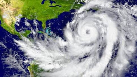 Población se prepara ante posibles embates de huracanes en costa tamaulipeca