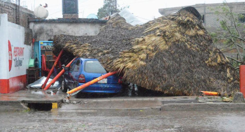 Deja "Roslyn" afectaciones en al menos cinco municipios por su paso por Nayarit 