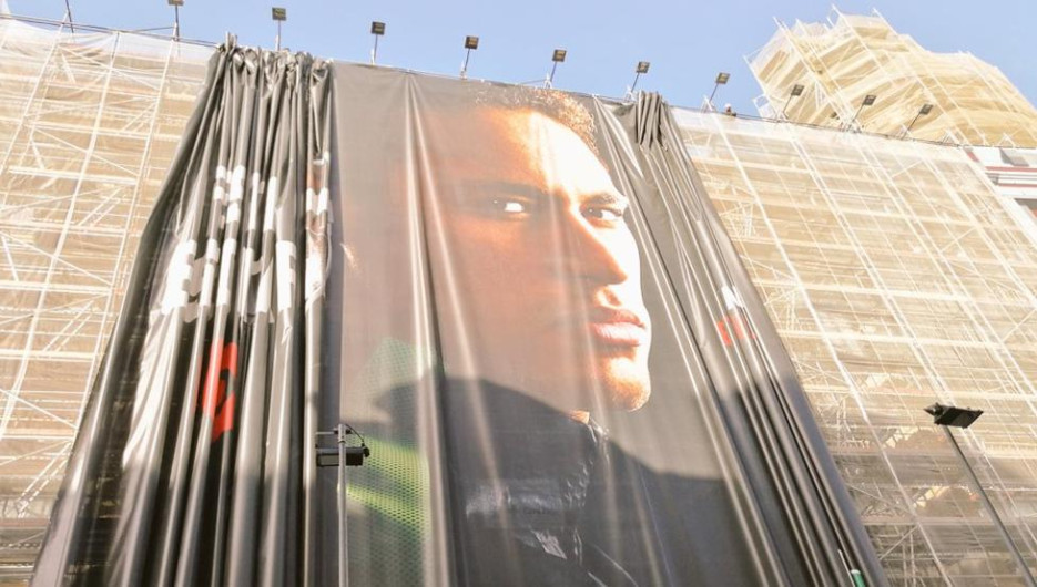 Barcelona elimina imagen de Neymar en el Camp Nou