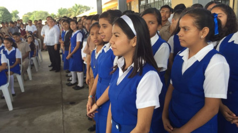 Buscan prevenir acoso que sufren jóvenes en redes sociales