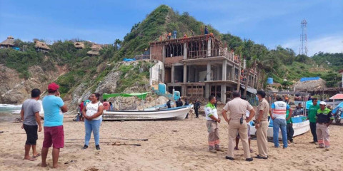 Se hunde embarcación con turistas en Mazunte, Costa de Oaxaca