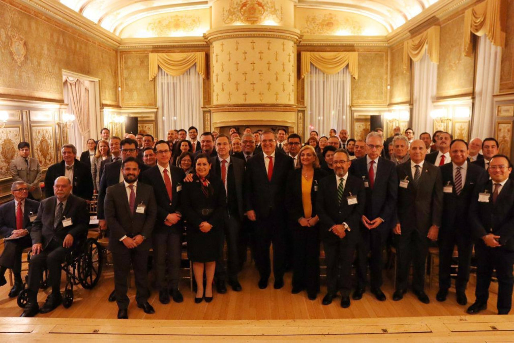 Marcelo Ebrard lanza campaña en defensa de México en EEUU