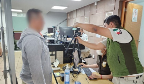 Entregan a 27 migrantes rescatados en SLP a INM   