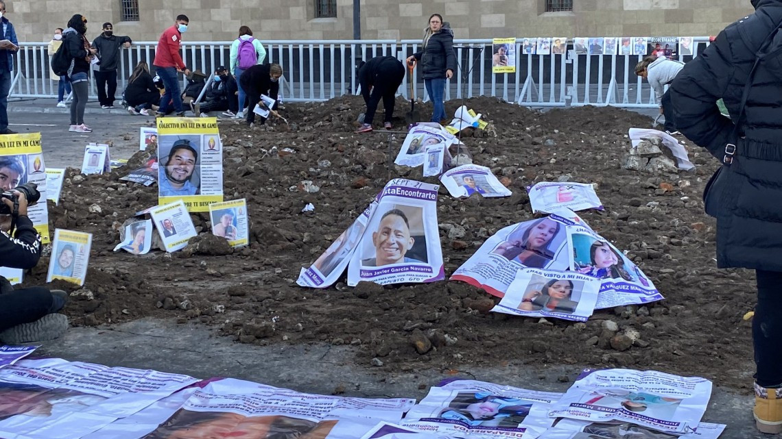 “Si AMLO no va a las fosas, las fosas vienen a él”, colectivos exigen ayuda para encontrar a desaparecidos