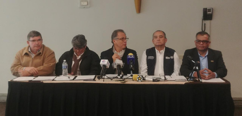 Firma de convenio entre CANIRAC y COEPRIS, beneficiará a comensales