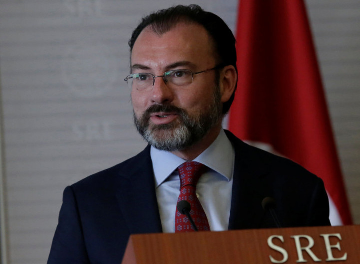 Videgaray a Tillerson: México no se moverá 'un milímetro' para pagar muro