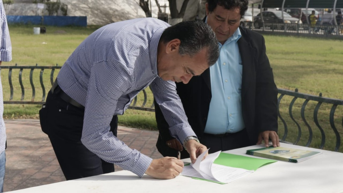 Firma Alcalde por la Proclamación de la Madre Tierra