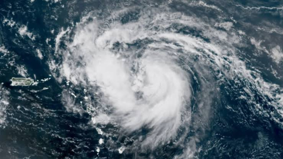 Huracán Erin se reintensifica a categoría 4 en el Atlántico; autoridades descartan riesgo para México