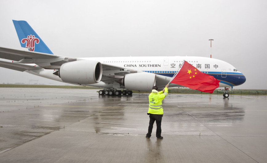Primer vuelo de aerolínea china es inaugurado