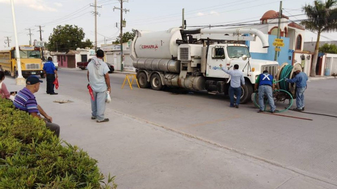 Comapa trabaja con equipo vactor