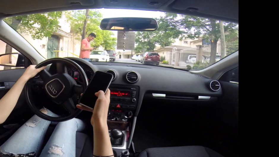 Conductores que textean podrían ir a la cárcel