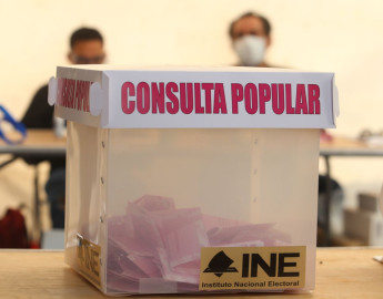 Inicia cierre de mesas receptoras de la Consulta Popular