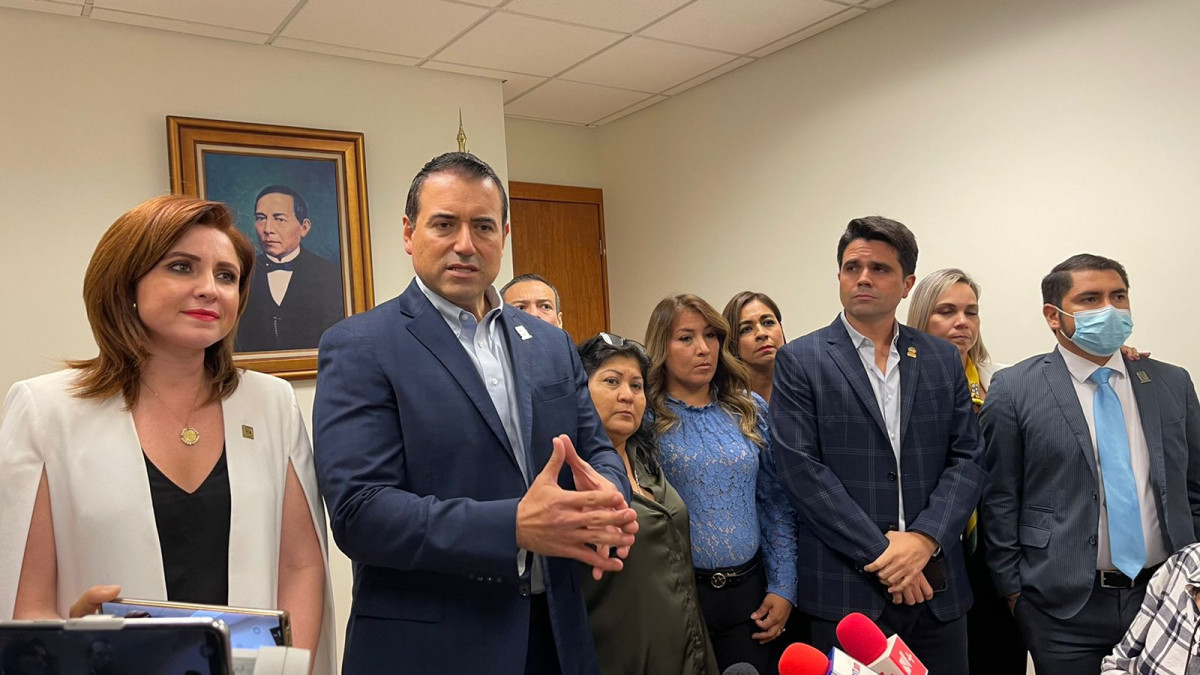 Pese a clausura, diputados de PRI y PAN logran reforma a la Ley de funcionamiento interno 