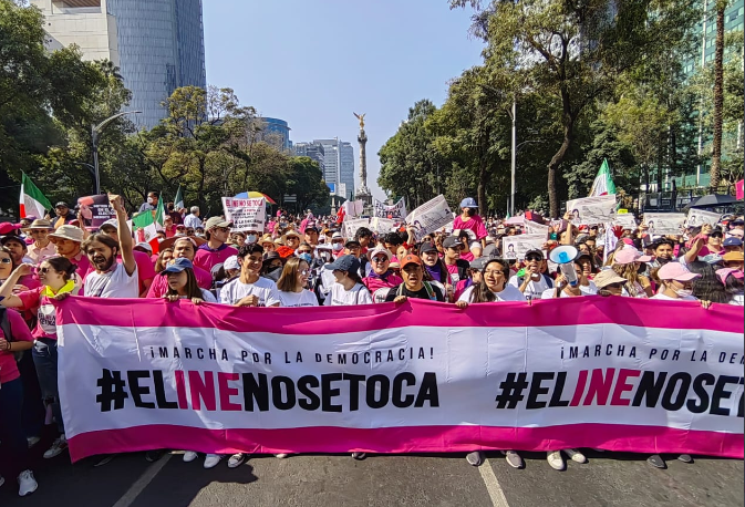 Así transcurre la marcha en defensa del INE en la Ciudad de México y otros estados 