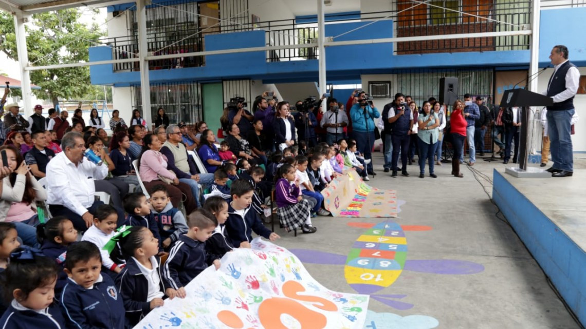 Atiende Adrián Oseguera necesidades educativas