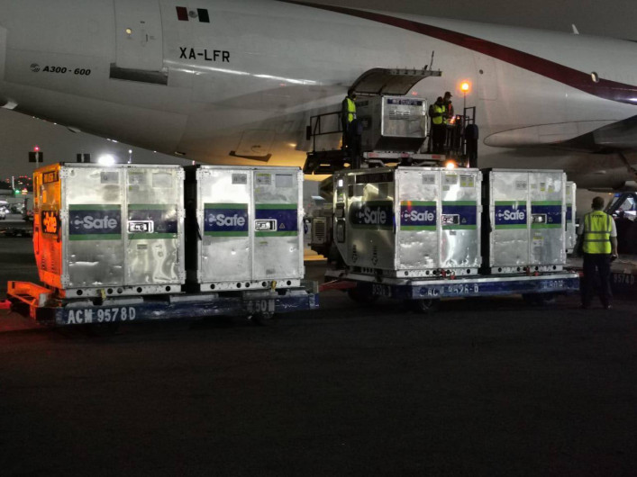 Arriba a México el mayor embarque de vacunas de AstraZeneca con más de 2 millones de dosis 