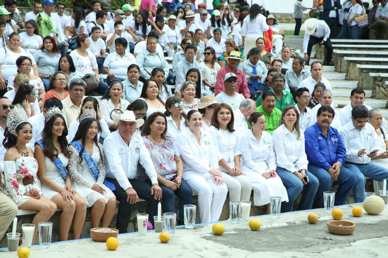 Premian a ganadores de concurso fotográfico