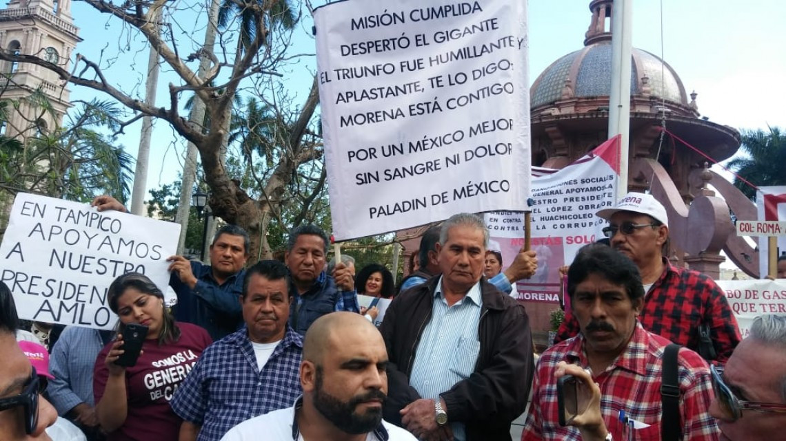 Se concentran en Plaza de Armas en apoyo a AMLO