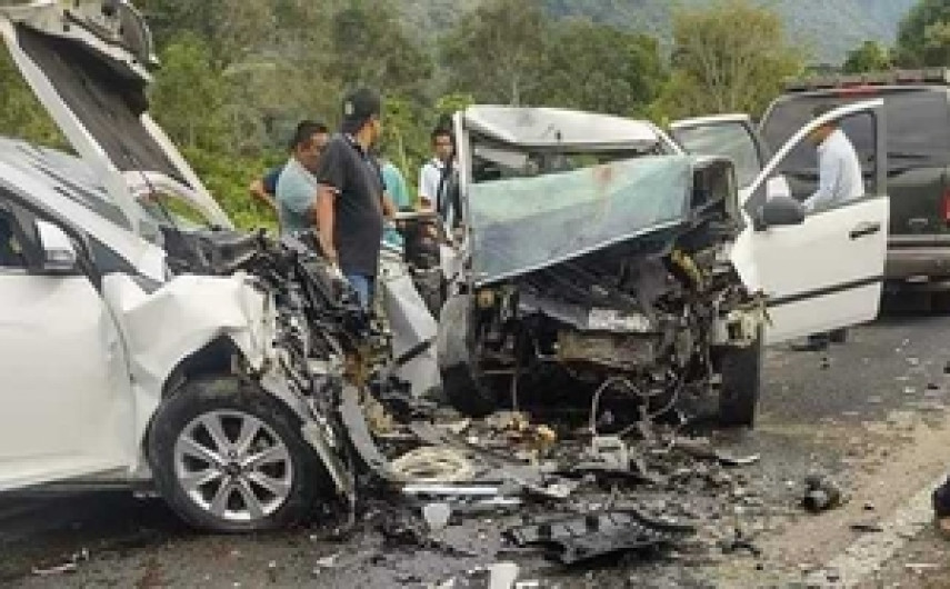Tres muertos tras choque en carretera Atlapexco - Benito Juárez