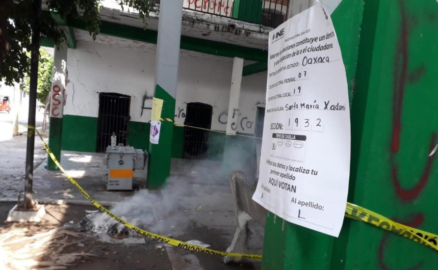 Roban e incendian casillas en Oaxaca