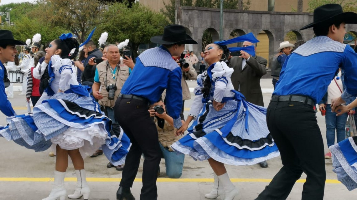 Presiden Alcaldes de Reynosa e Hidalgo, ceremonia del abrazo