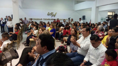 Realiza Gobernador segunda entrega de Becas a estudiantes