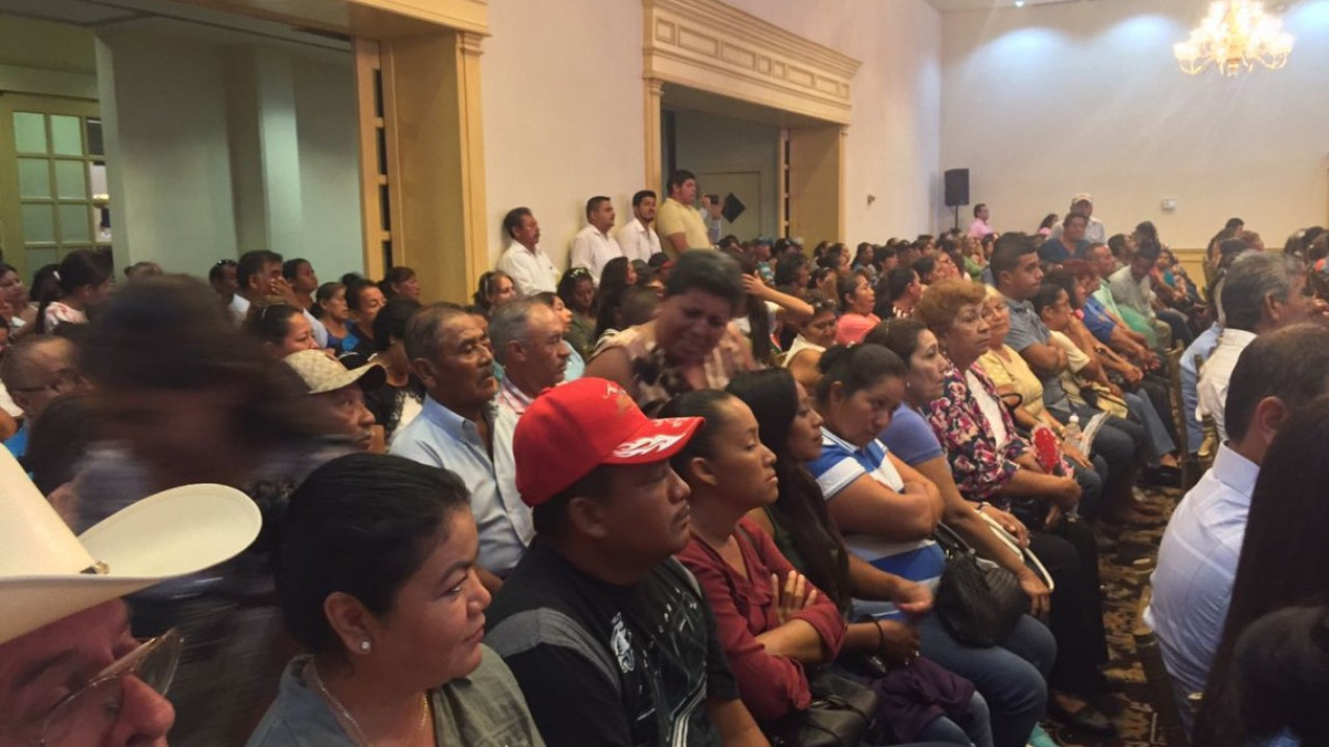 Carlos García rinde su primer informe legislativo 