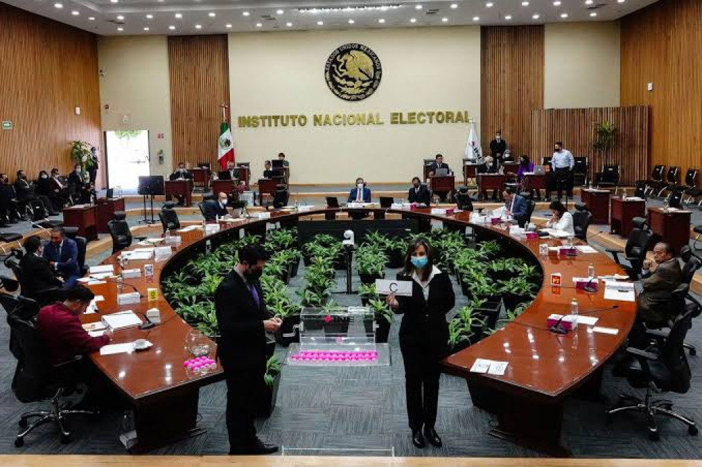 Diputados buscan que presidencia del INE no sea para una mujer: alistan acuerdo