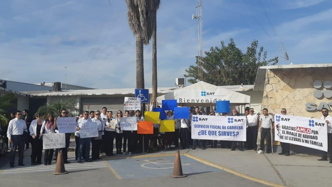 101 empleados del SAT se manifiestan en Matamoros